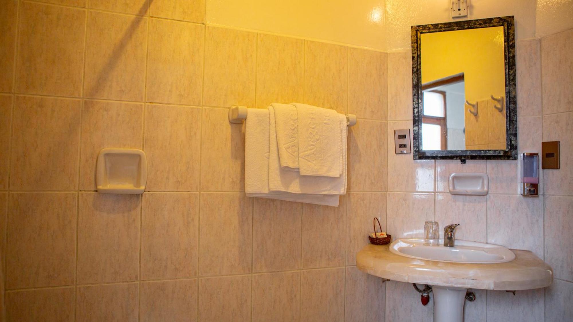 Hotel Cima Argentum Potosi Bagian luar foto